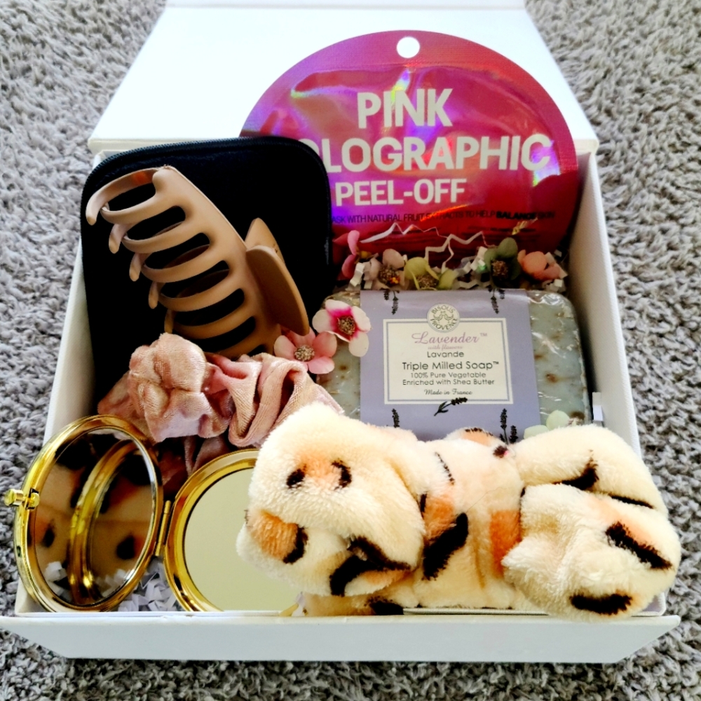 GIFT BOX 🎁
